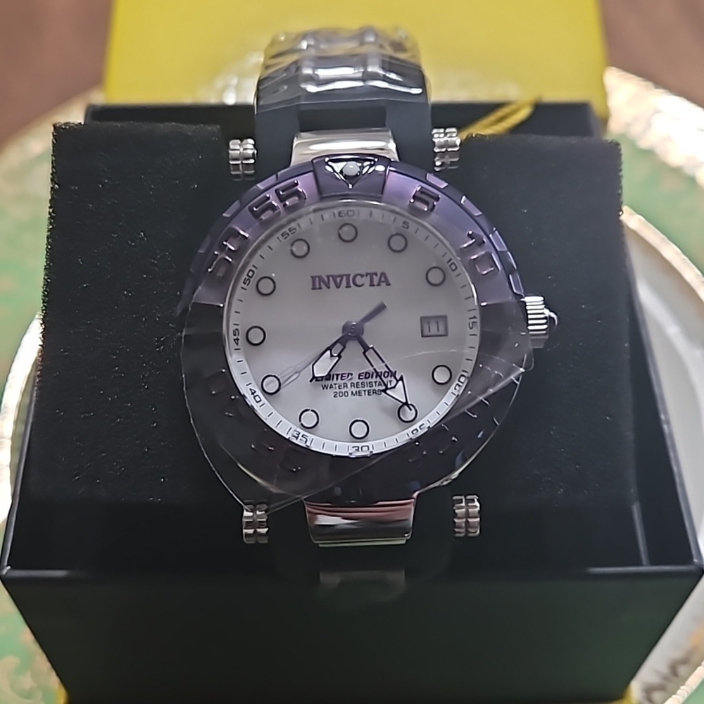 NIB INVICTA SubAqua Swiss Ronda 515 Caliber Watch with Mother of Pearl Dial Face
